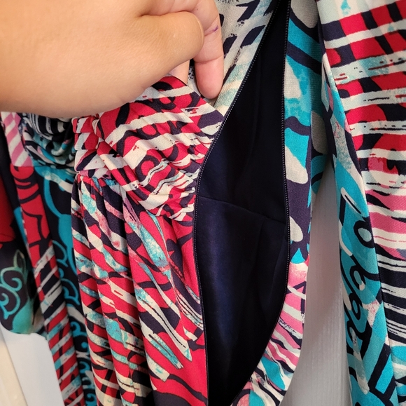 Amazing dress by Laundry shelli Segal - Picture 5 of 8